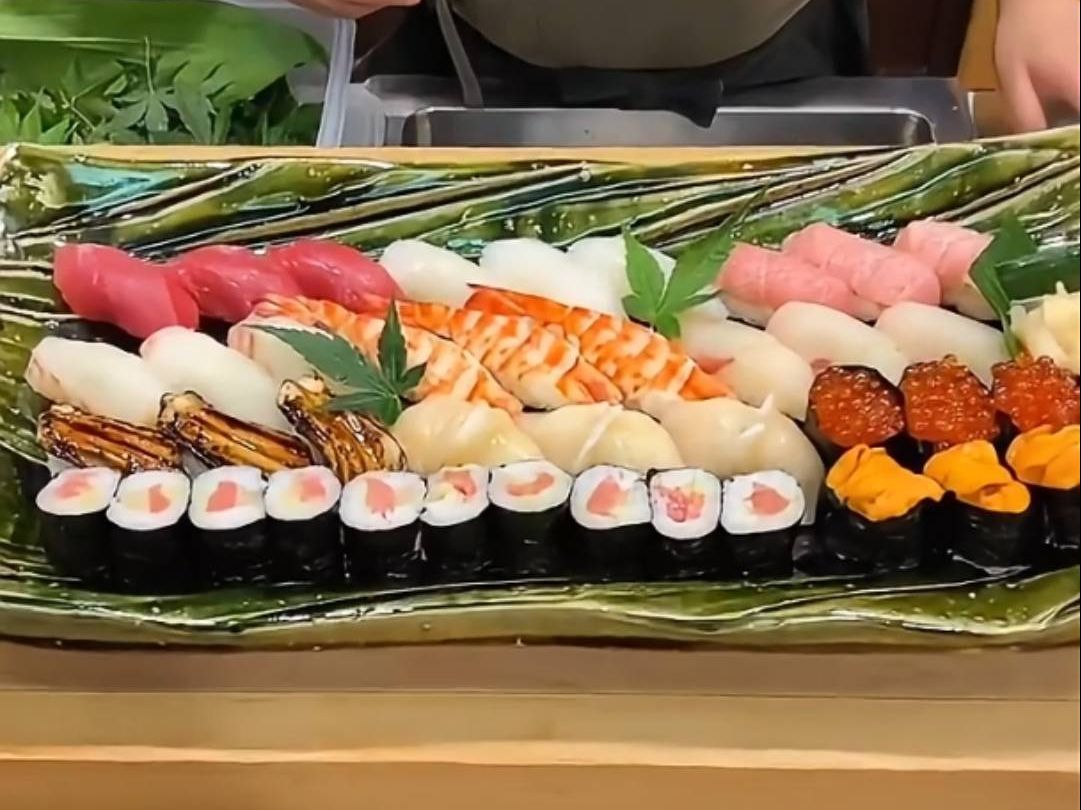 盛宴启航!日式寿司拼盘,多样美味,尽享日式风情!