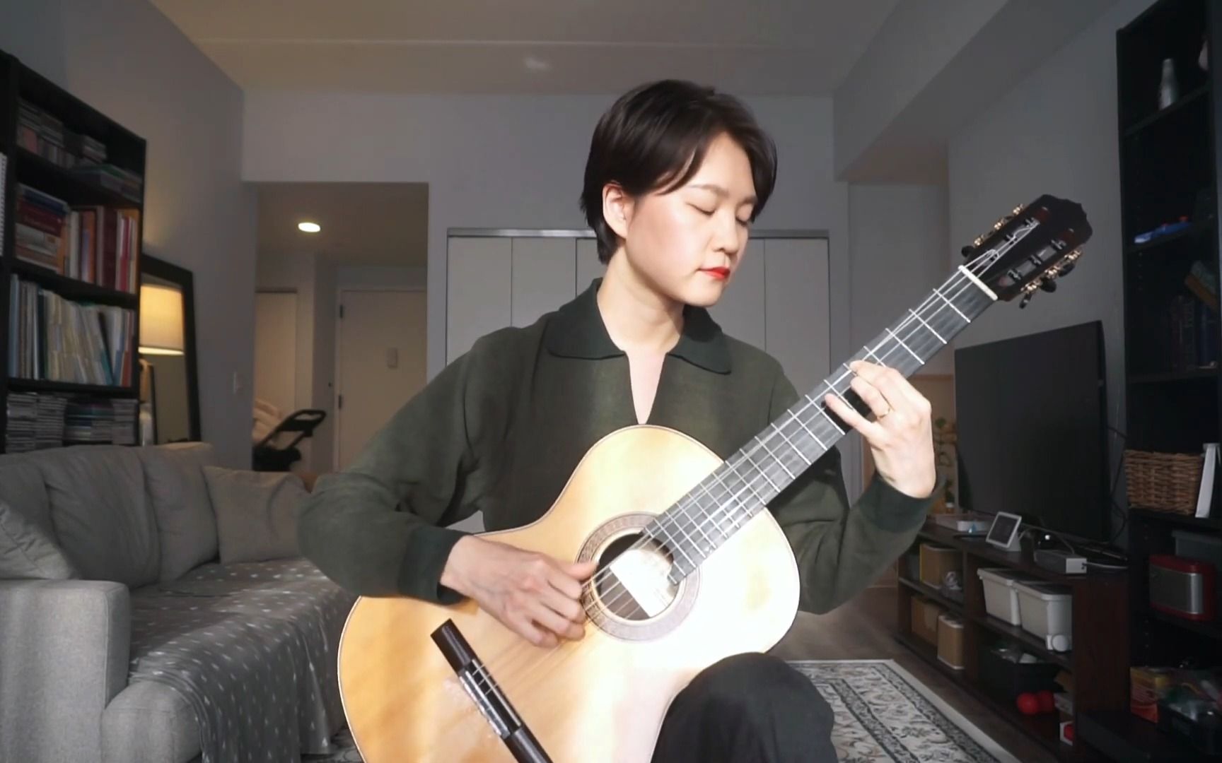 [图]The Little Drummer Boy - Yenne Lee - classical guitar -