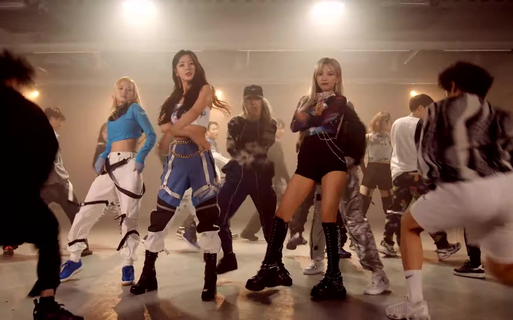 [图]【(G)I-DLE】K/DA - MORE 1MX舞蹈版小娟美延MV #(G)I-DLE#