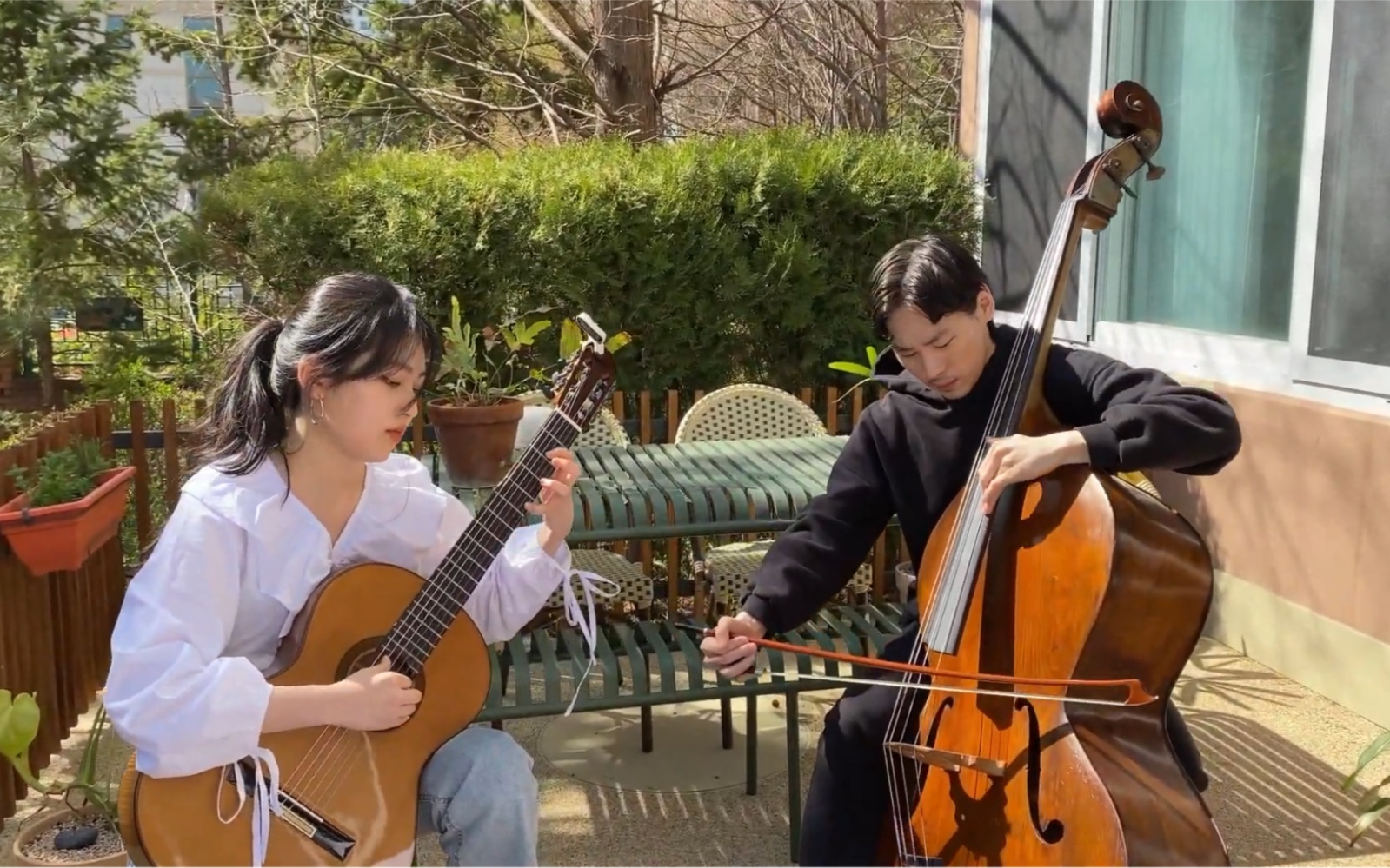 [图]爱的致意-埃尔加·低音提琴 & 古典吉他｜Elgar - Salut d'amour, Op.12｜Doublebass & Classic guitar