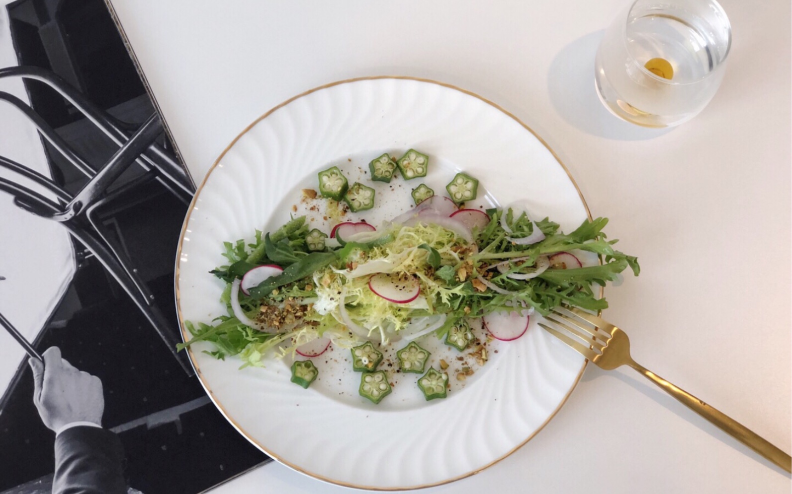 【一人食】女生一人吃饭 西式蔬菜沙拉造型摆盘_哔哩哔哩 (゜-゜)つロ