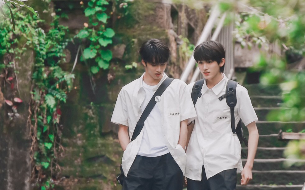 文轩sv)一起等雨停