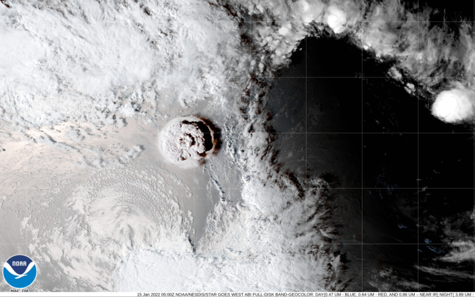 汤加火山爆发卫星图片图片