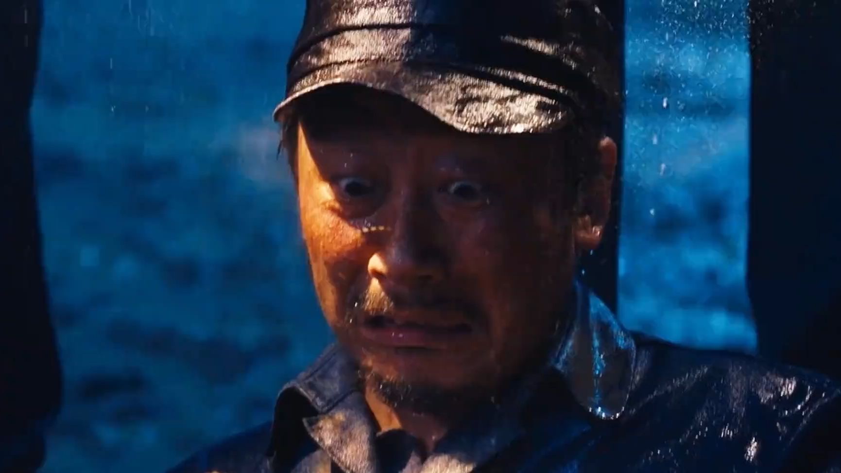 美女吹蜡烛·千年绣花鞋诱骗胡八一,途中遇到河神铁头龙王