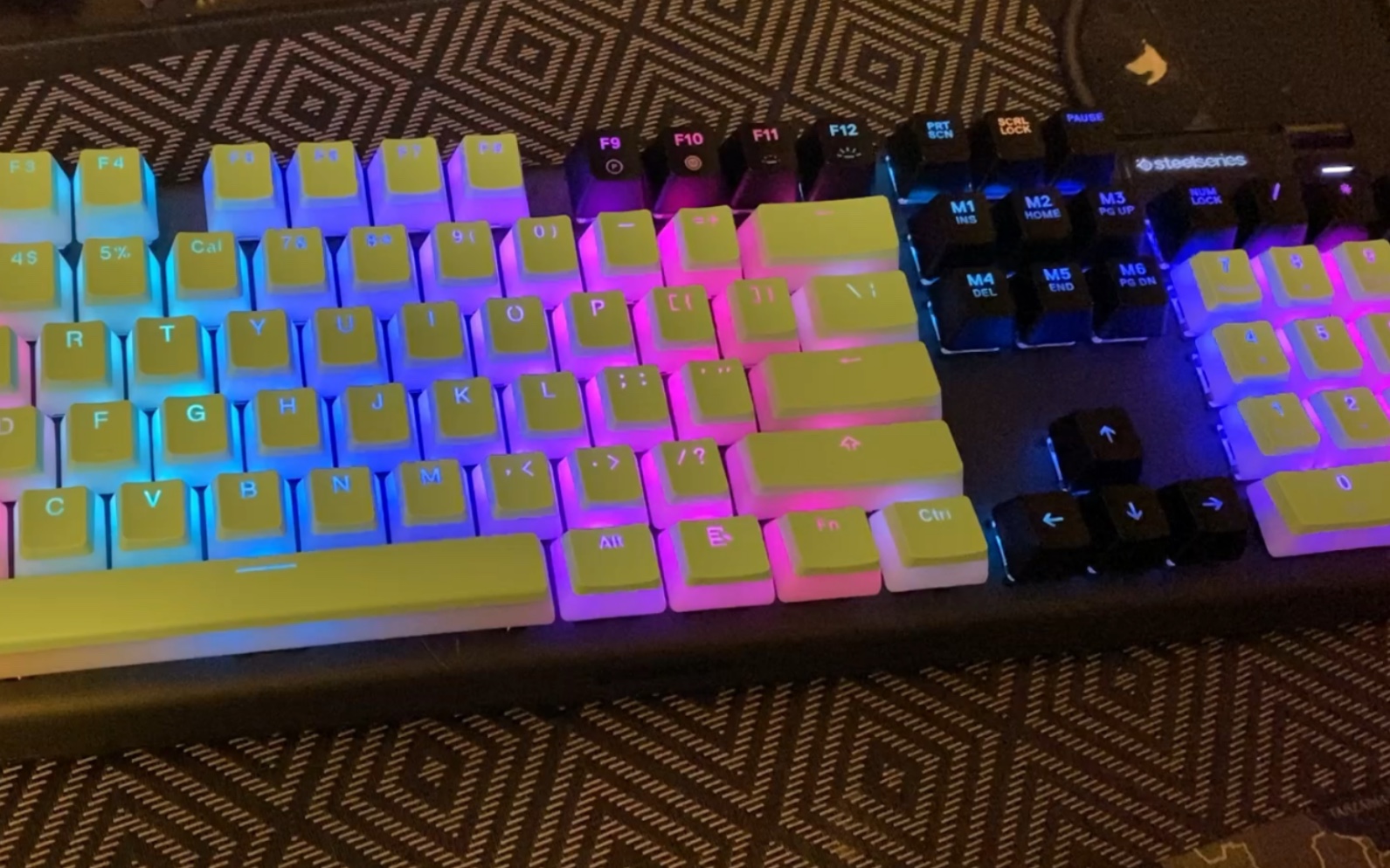 赛睿apexpro换布丁键帽光污染0436mm键程简单展示