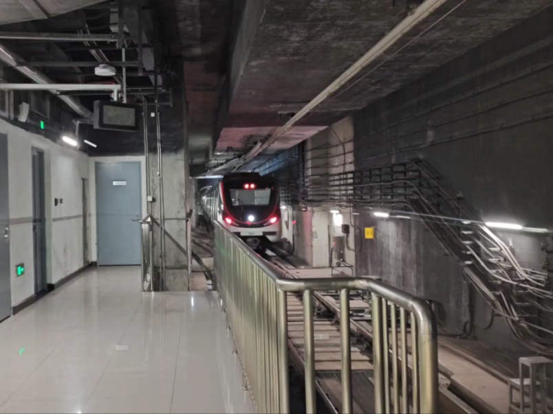 【大连地铁】5号线元老车0501离开大连站(结尾有彩蛋)