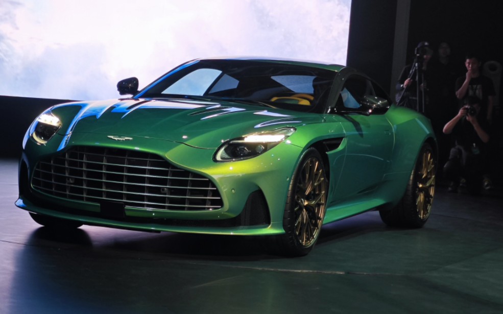 阿斯顿马丁db12中国首发版,比db11更加运动