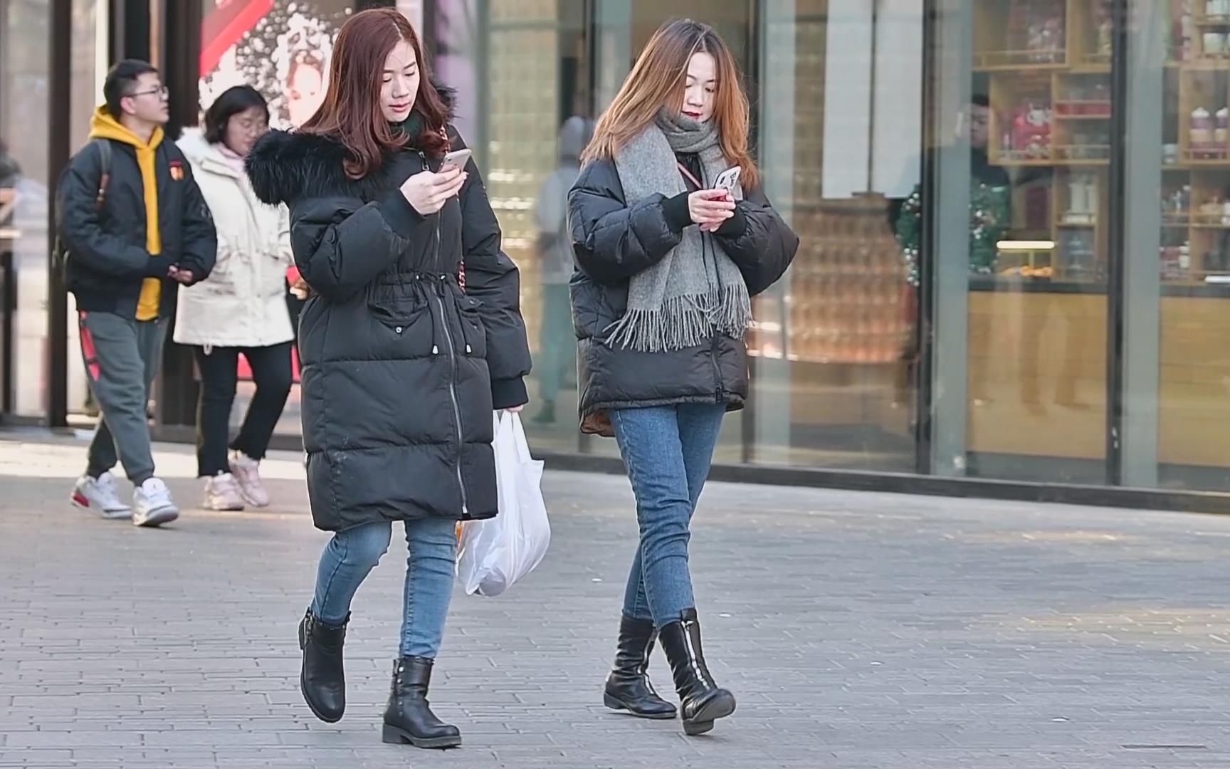 冬天和闺蜜逛街只为了保暖而不考虑时尚你还宅在家里么