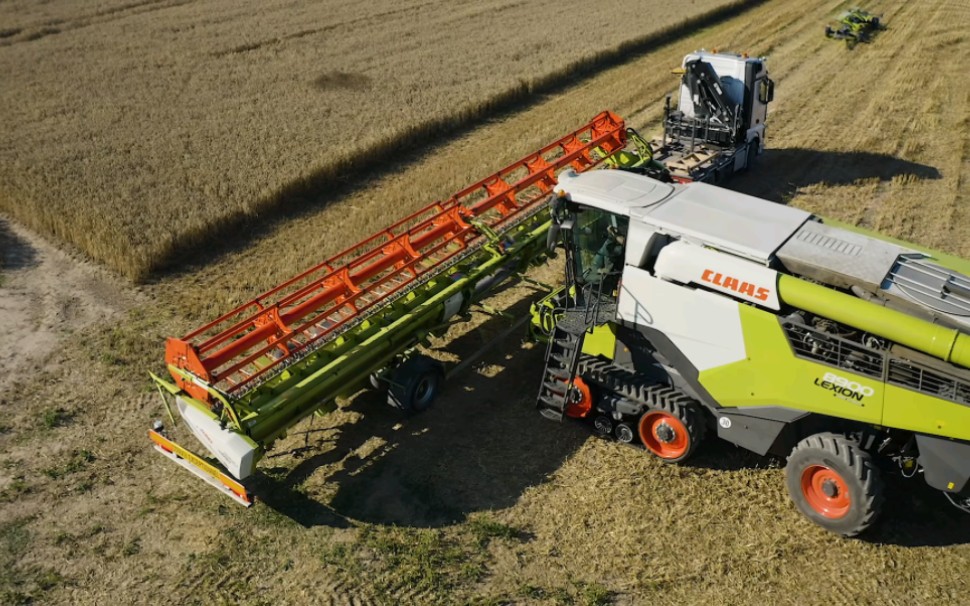 克拉斯(CLAAS)LEXION 8900 TT联合收割机现场组装及收获展示哔哩哔哩bilibili