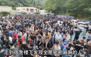 Скачать видео: 别看富士康临时工月入6000，当看到宿舍时，很多人可能坚持不过一晚上