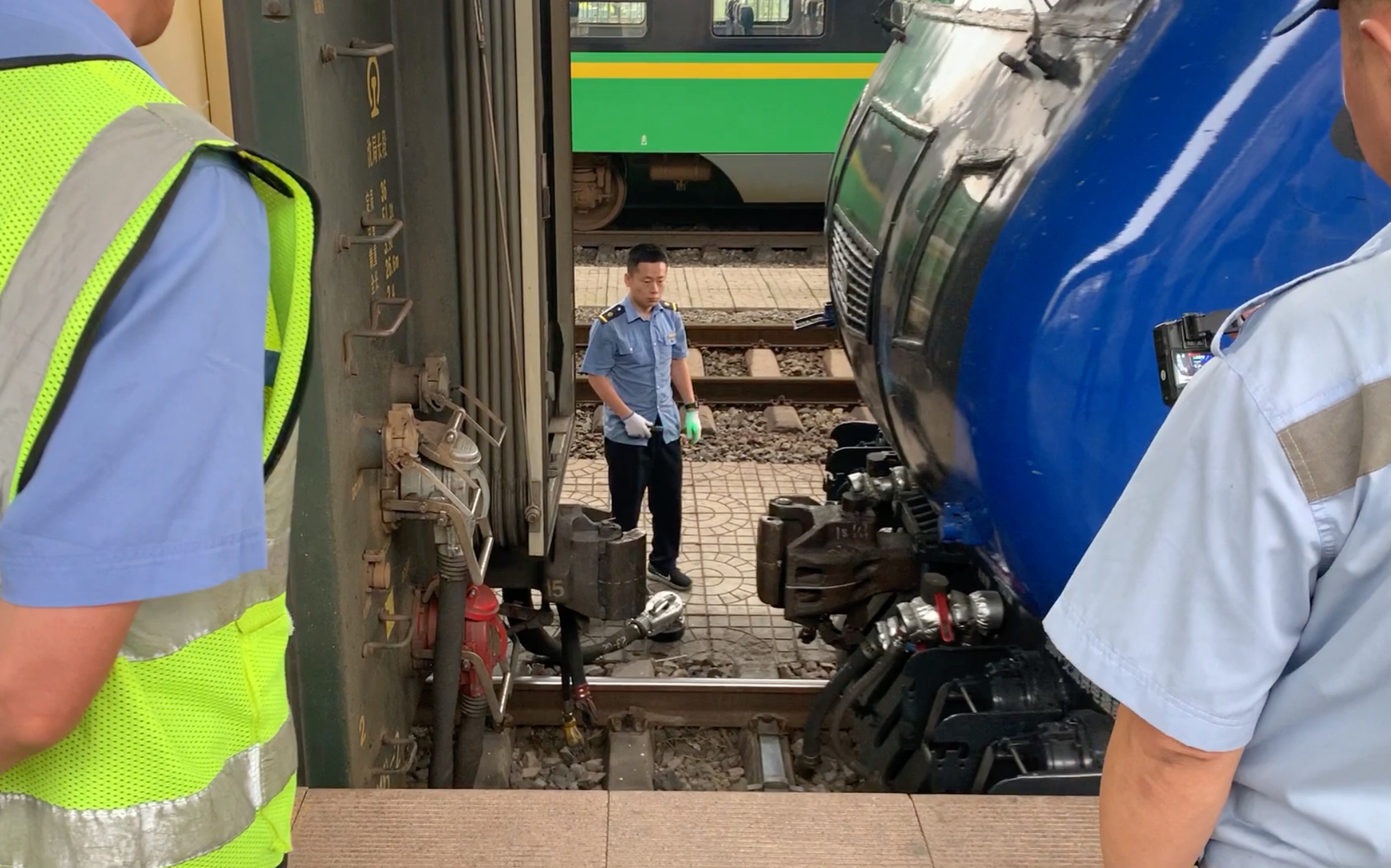 中国铁路:z117(北京一吉林)长春站ss9 0019换挂df11g0035/6作业