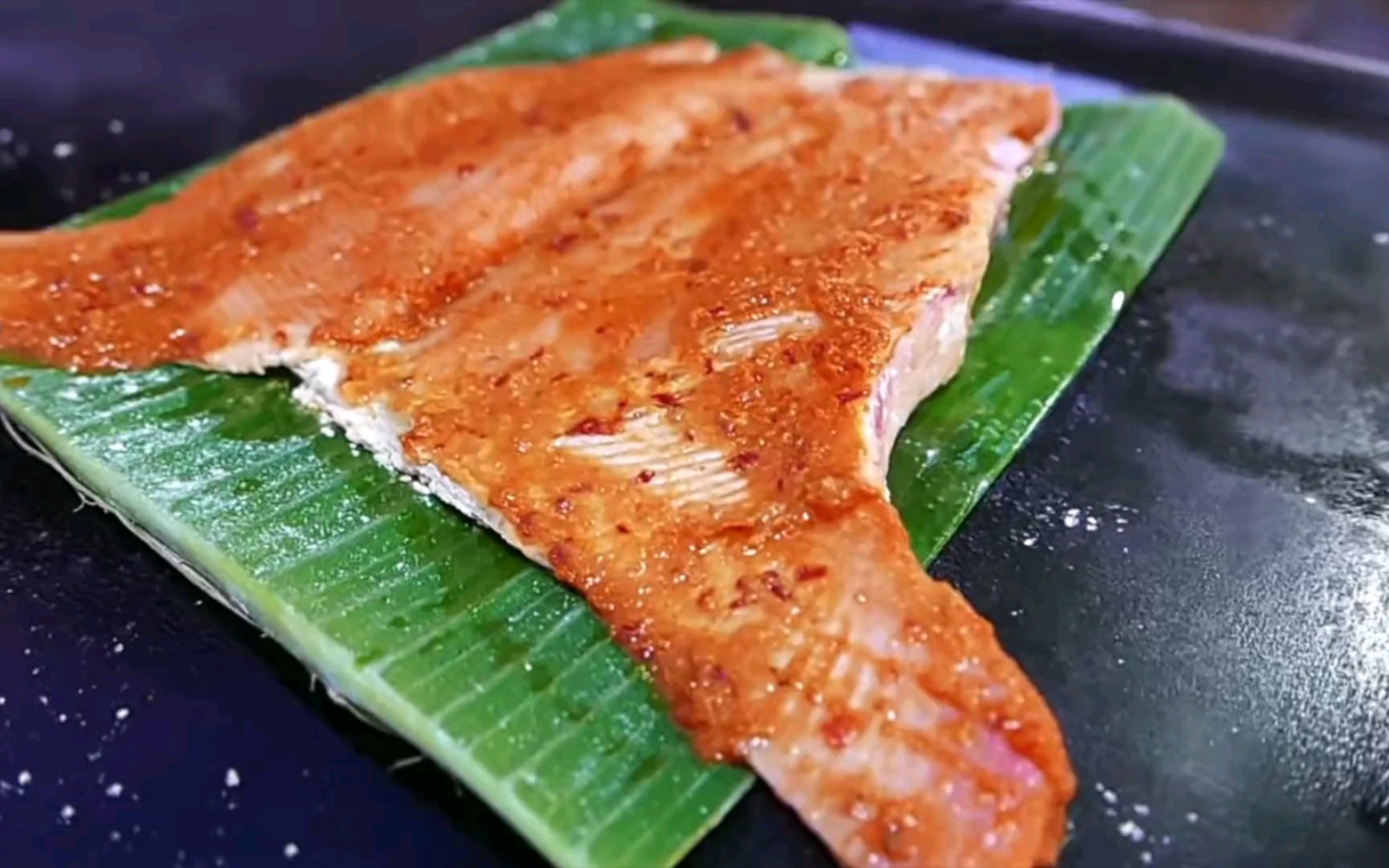 【美食制作】泰国水产市场魔鬼鱼!超大只魔鬼鱼制作!