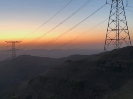 潍坊临朐淹子岭房车露营地坐落于山东海拔最高的自然村一一淹子岭村