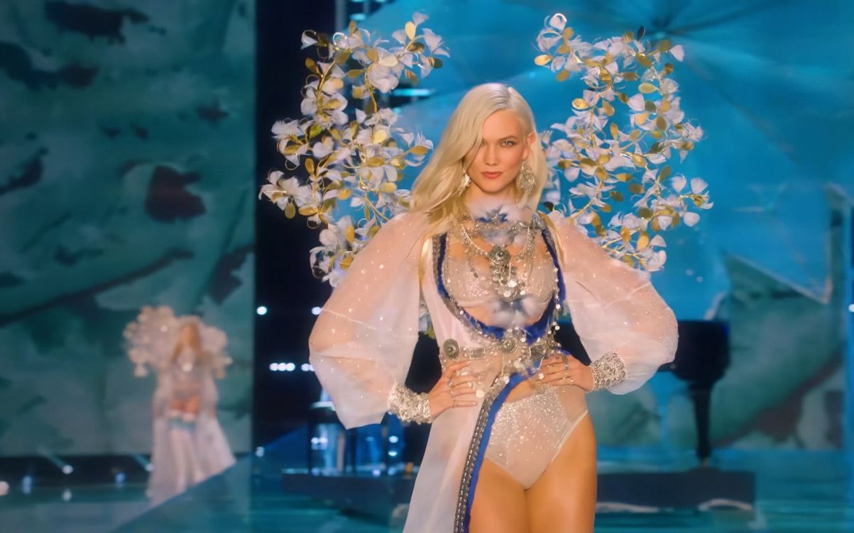 [图]【4k超清】维密秀Victoria's secret Fashion Show 2017 哈卷+张靓颖+两个不认识！