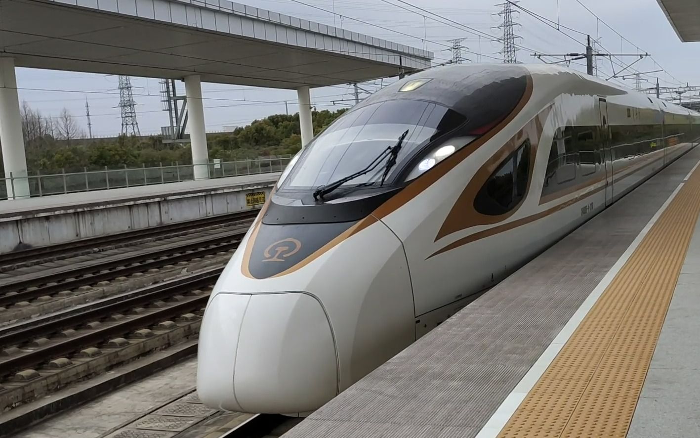 【中国铁路】cr400bf-a金凤凰进站全过程