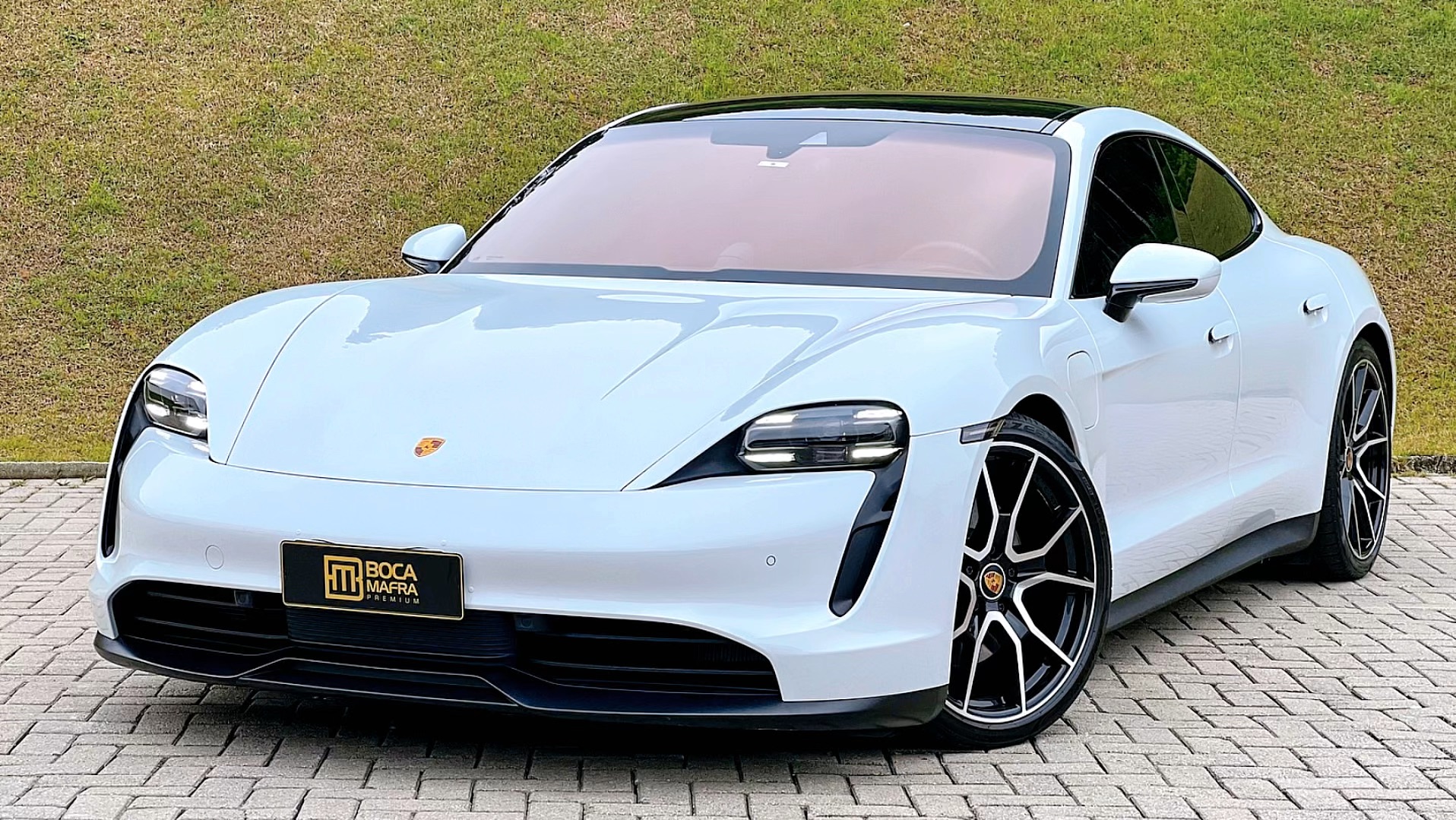 保时捷taycan 4s,最美电动车名副其实!用车滴滴,芝麻免押!