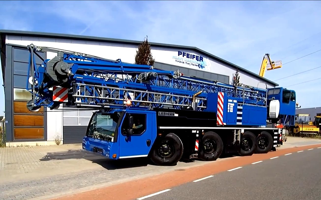 利勃海尔 liebherr mk88 移动塔吊起重机展示