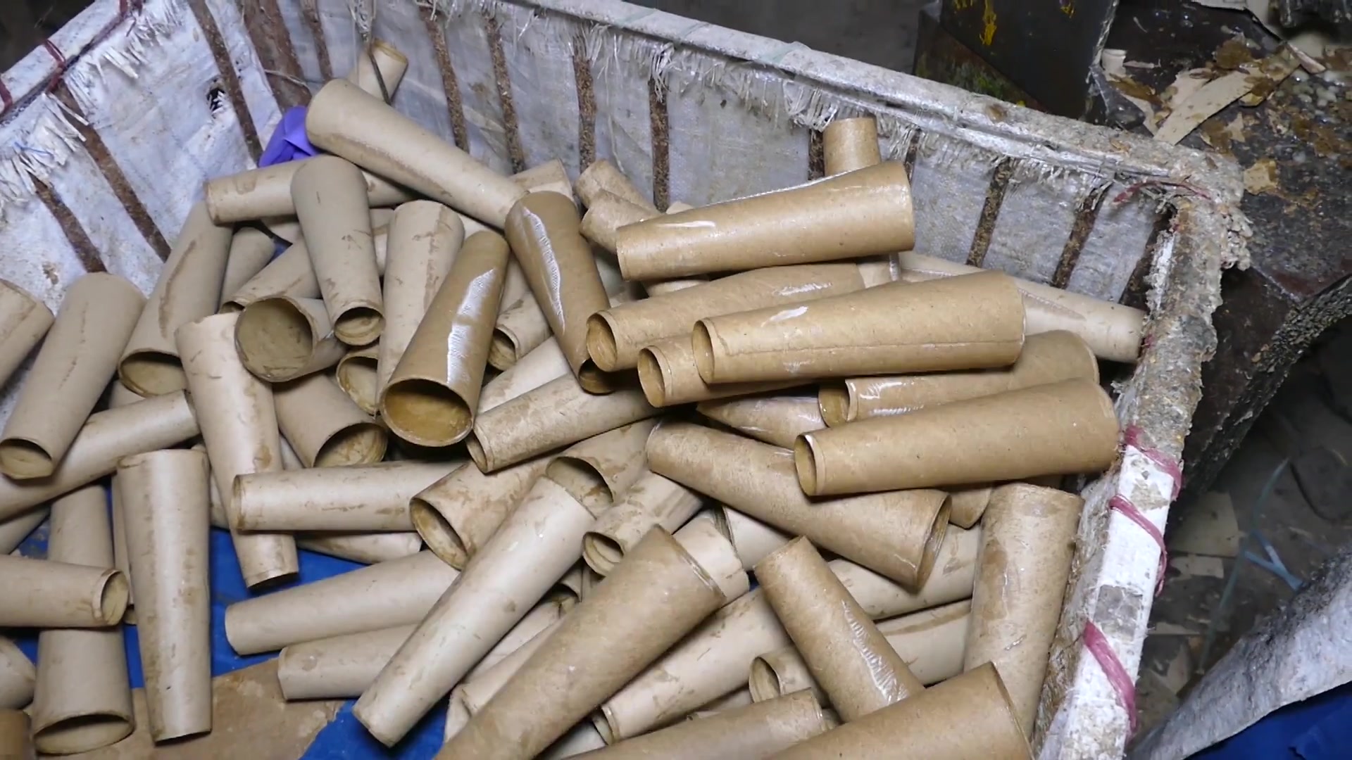 巴铁兄弟巴基斯坦手工一个惊人的宝塔纸管制造技术