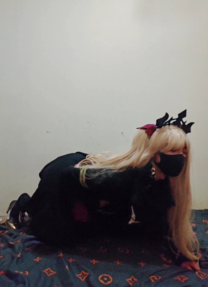 模拟角色艾蕾受击捂腹倒地及被处决死亡动作ryon