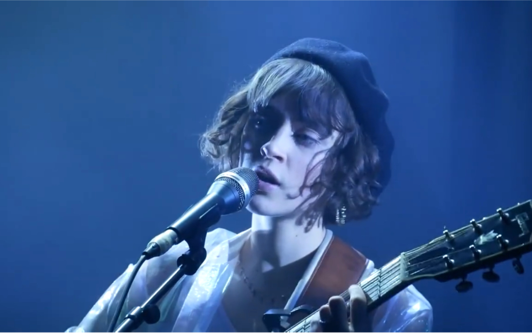 法国女歌手pomme 现场翻唱宫崎骏动画电影《千与千寻》主题曲《永远同