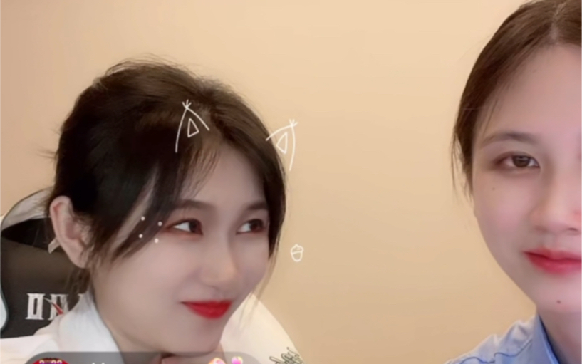 睡睡和醒醒姐姐一脸我老婆好帅的花痴样