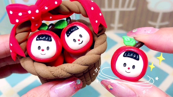 拥有一篮子超迷你苹果多多妹是什么体验?超轻粘土制作教程来咯