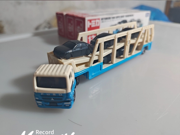 模型收藏 TAKARA TOMY (品牌:中文名:多美卡)英文车名:MITSUBISHI FUSO SUPER GREAT TRANSPORTER哔哩哔哩bilibili