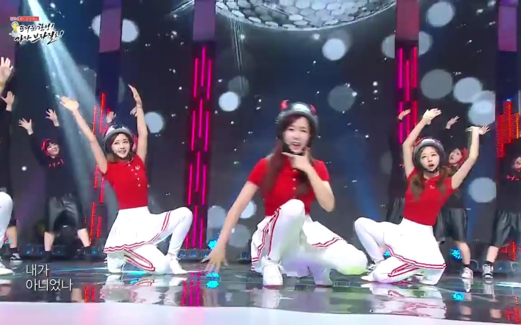 [图]【Crayon Pop】《Uh-ee》2014 World Cup Cheering Show（2014.05.28）