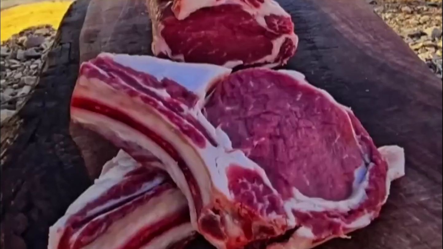 带骨肋眼牛排+鸵鸟蛋