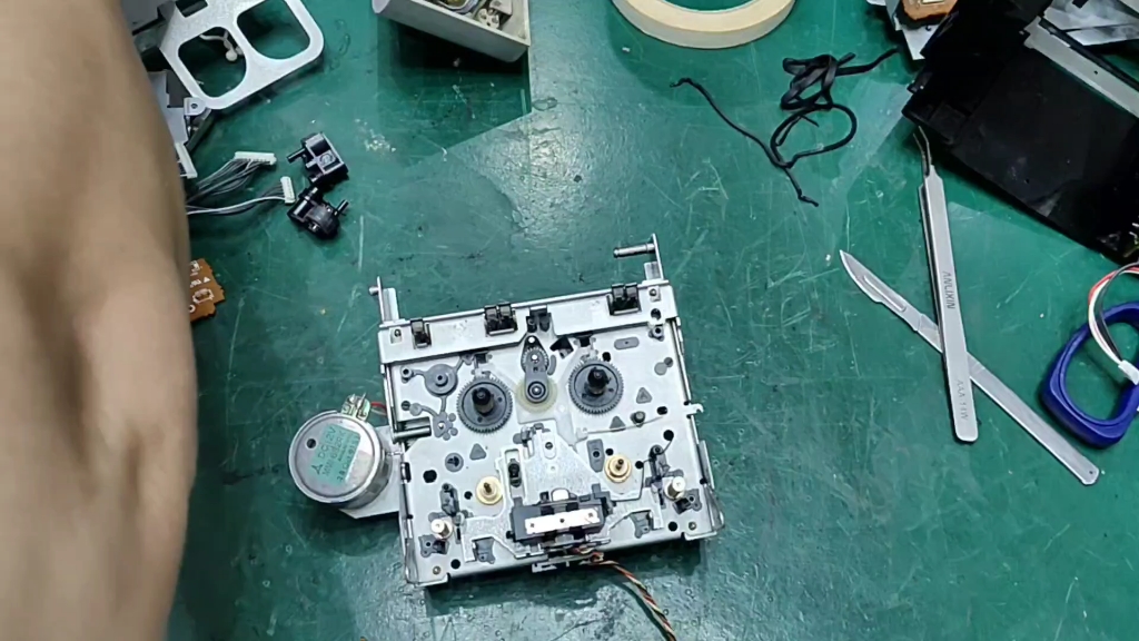 三十年前的索尼组合音响vf1卡座还皮带