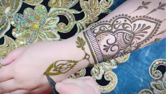 海娜手绘 小伙用印度海娜手绘技法绘制青花瓷图案口罩 哔哩哔哩 Bilibili