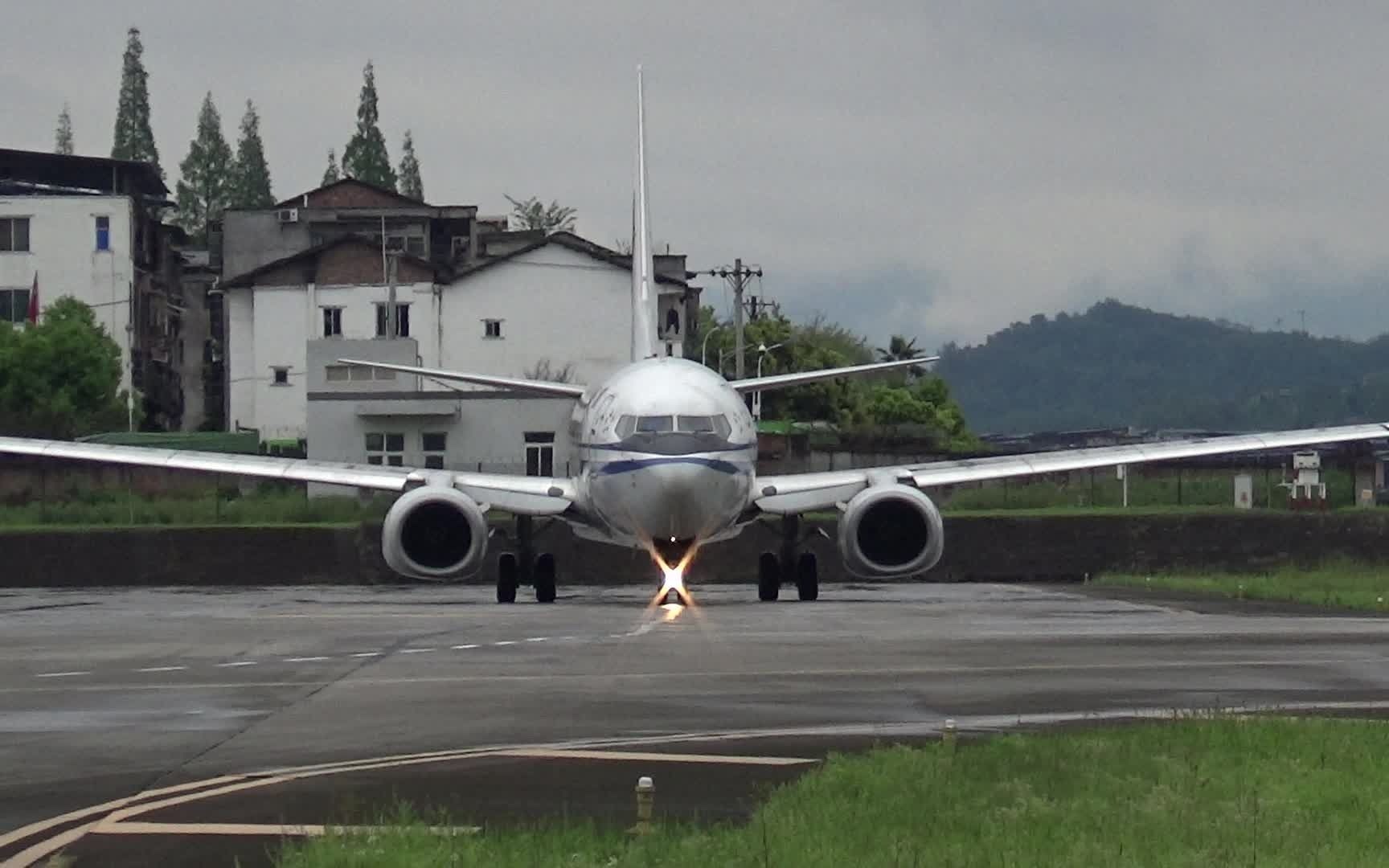 【航空】2021年清明节 达州河市机场拍机_哔哩哔哩_bilibili