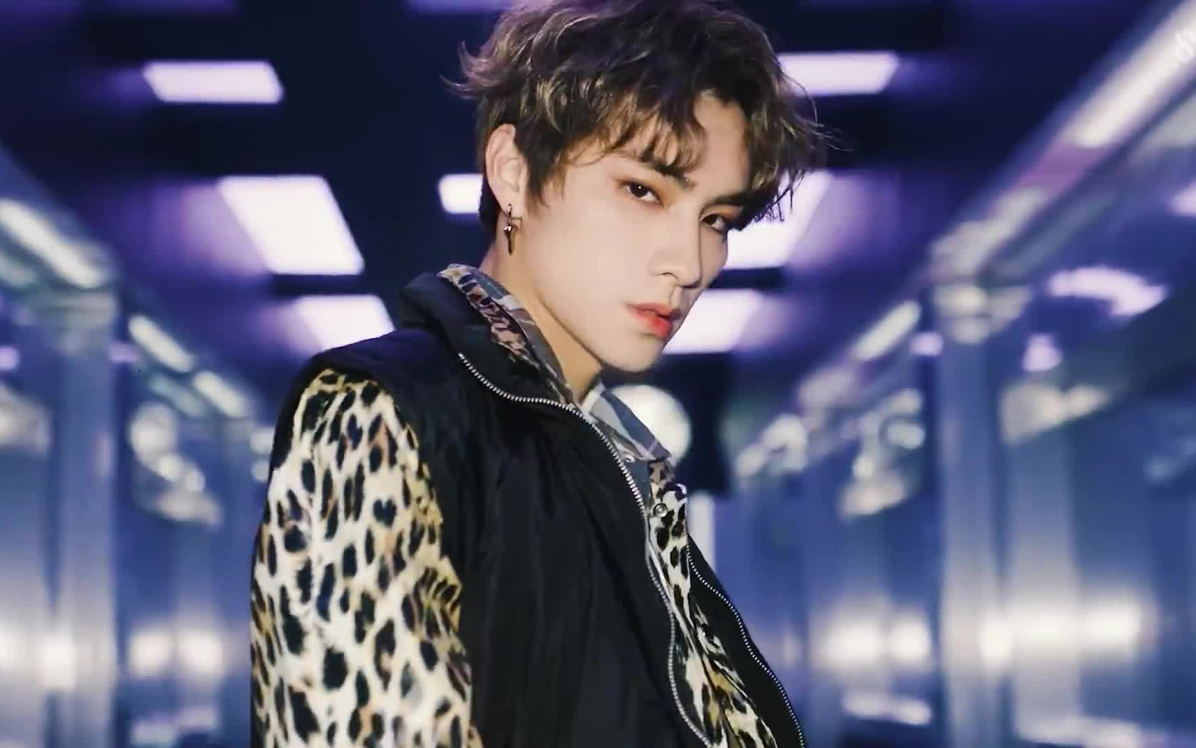 威神v最新回归曲kick back秘境 mv 打歌舞台