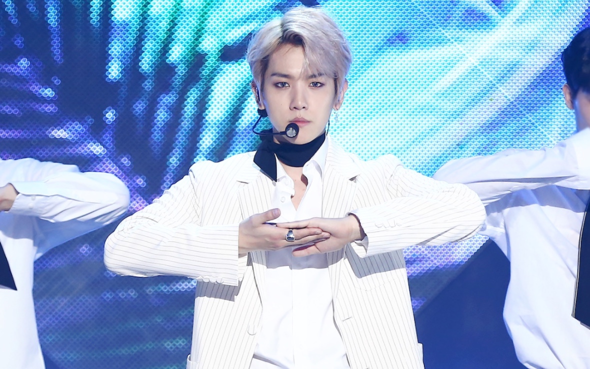 180414 边伯贤 - 花曜日blooming days直拍