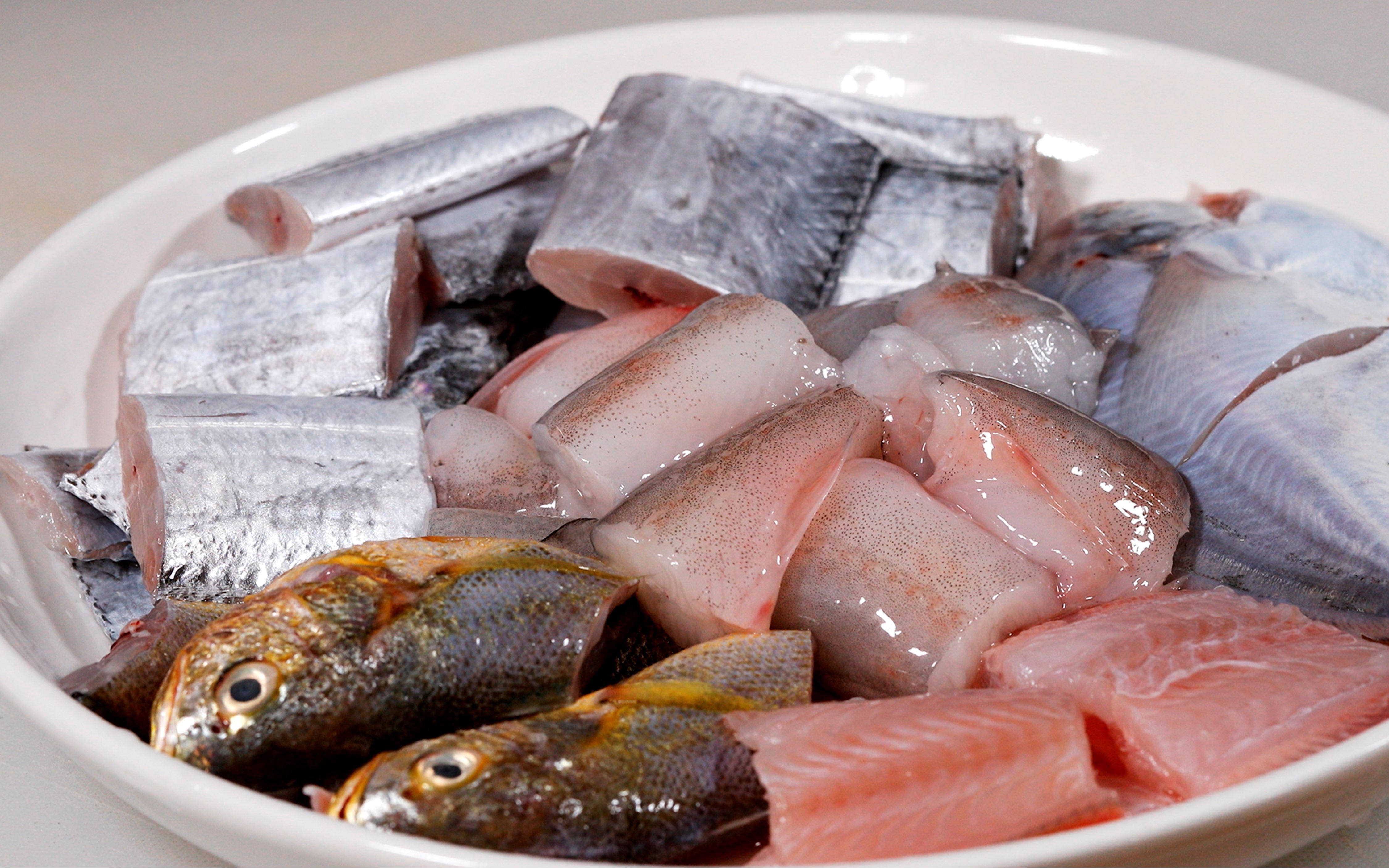 家常原汁原味海鲜做法铁板杂鱼,不用油煎炸做出的海