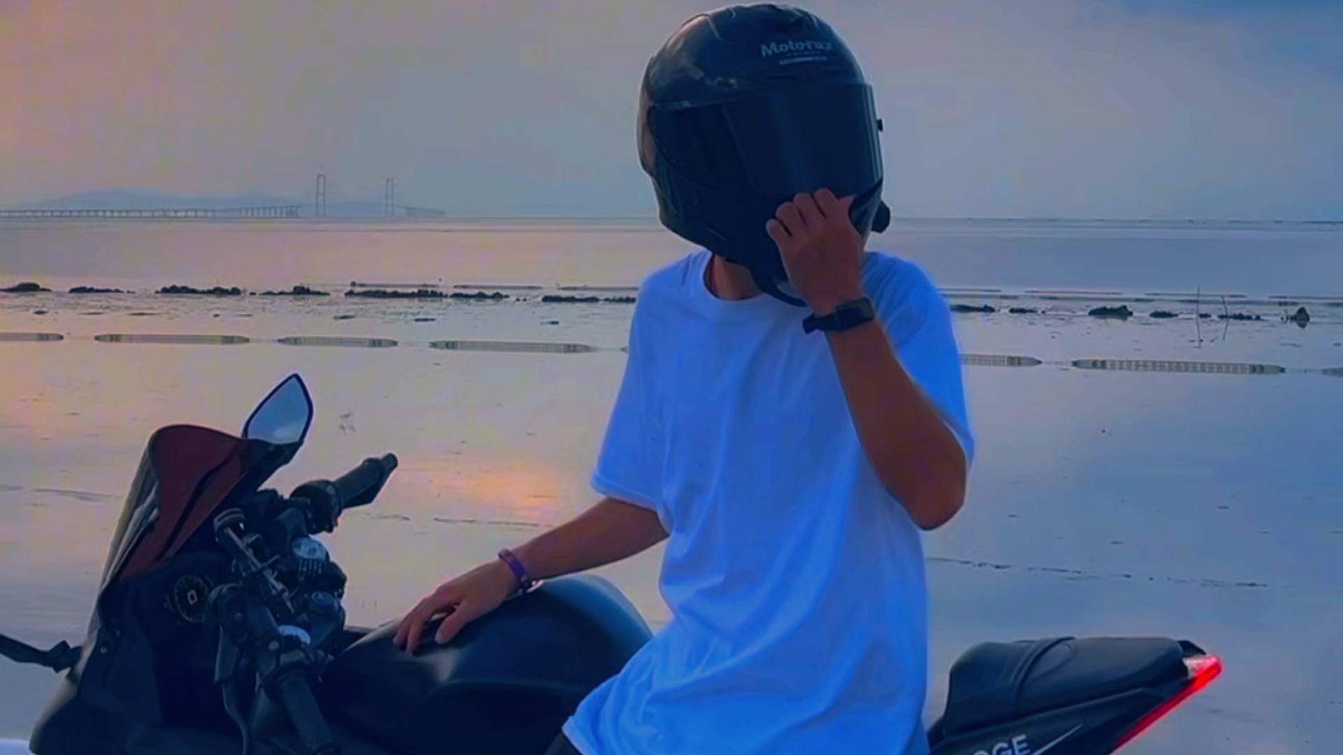 【辉仔卖房】视频加载中,速速查收惊喜!