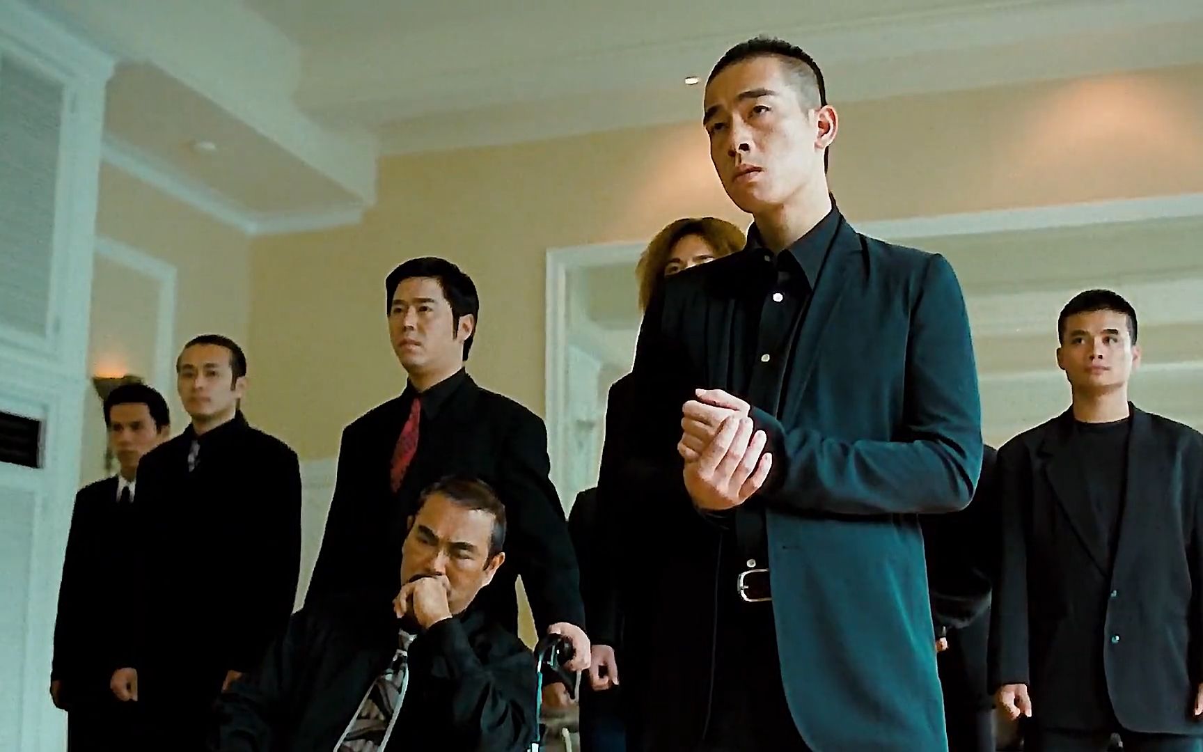 黑社会其实都怕这种人,刚出社会小混混,下手没顾虑也不知道轻重