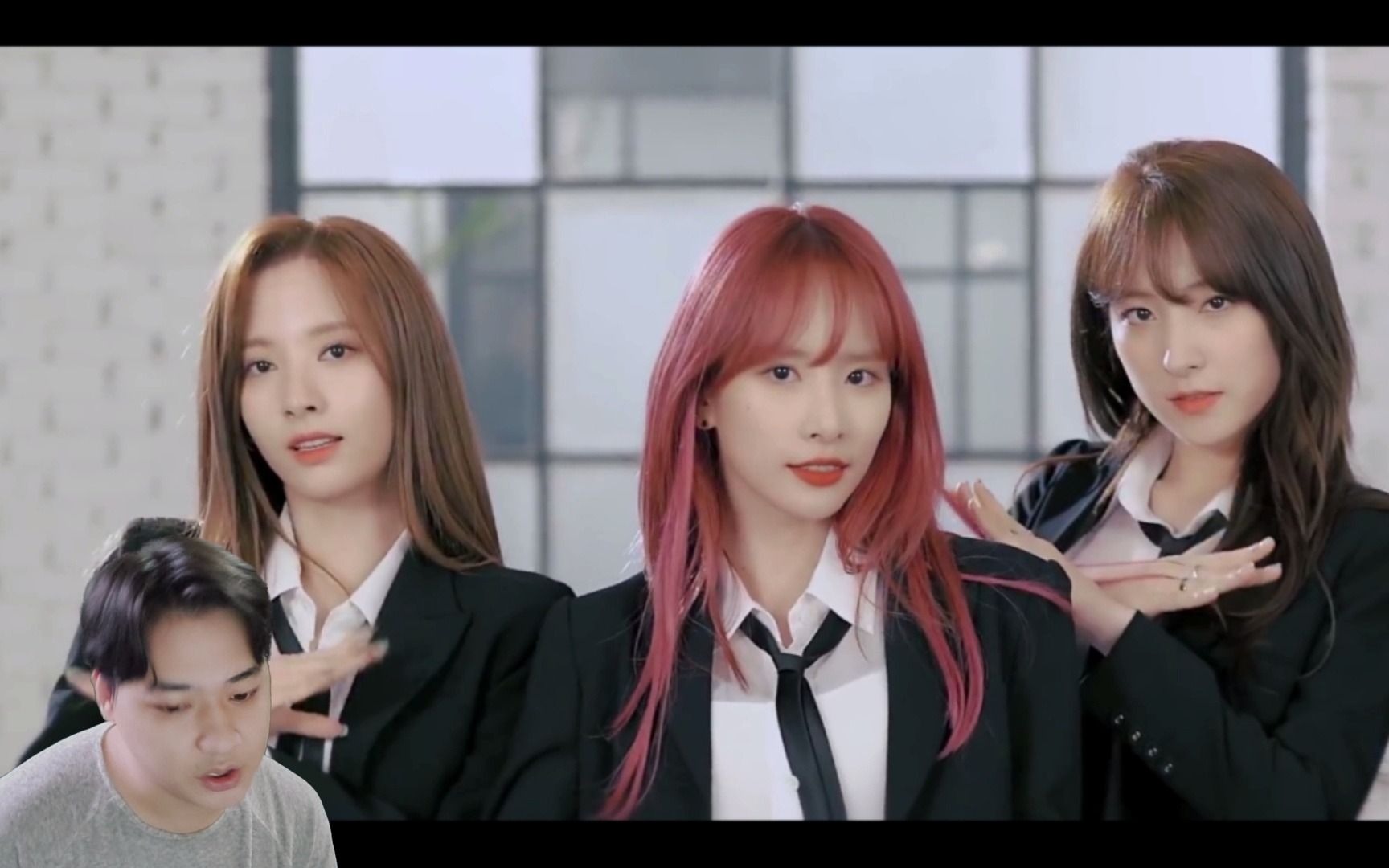 【宇宙少女】新粉看宇宙少女《butterfly》西装版 多荣炸场了!