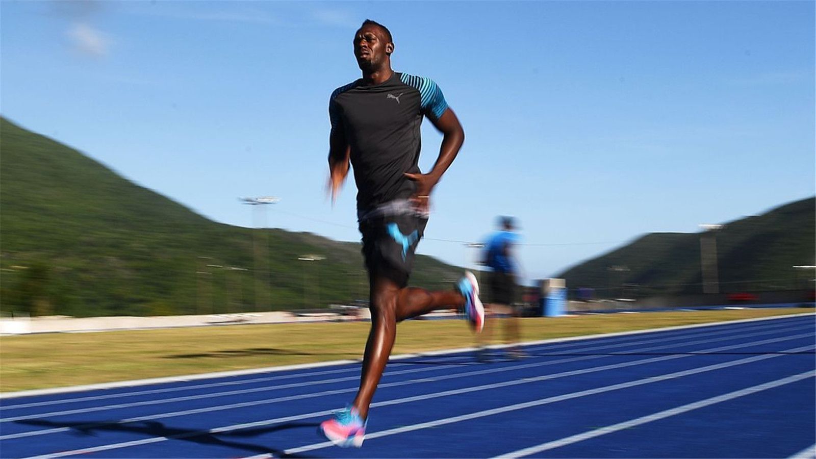 你知道博尔特出国比赛的一天是如何度过的吗