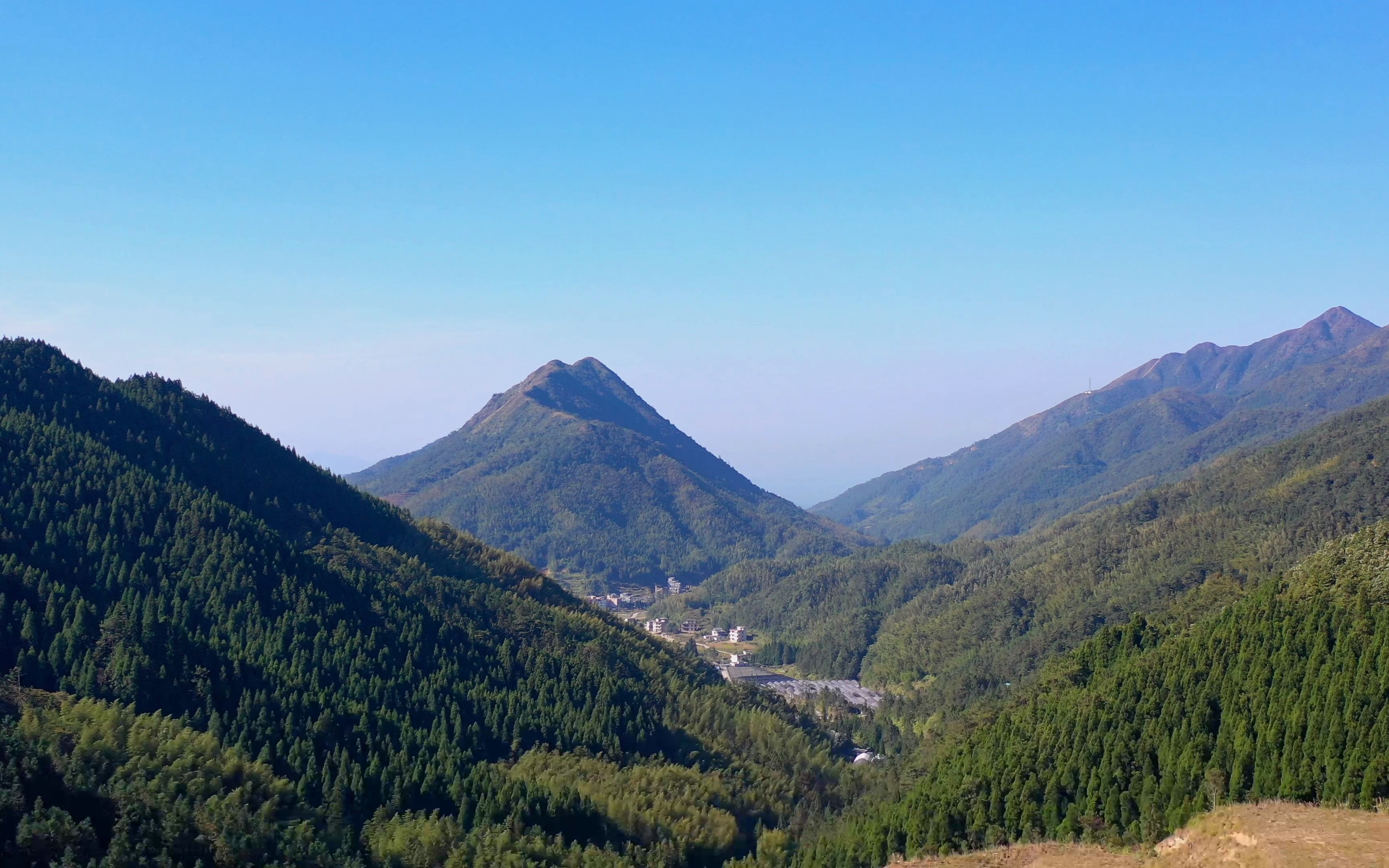 走进广东西部的云开山脉,感受这里的壮丽景色