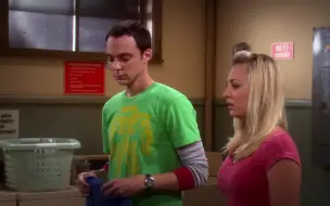 Télécharger la video: [TBBT] 生活大爆炸 S02E01 保守秘密对谢耳朵是一项艰巨复杂的任务 简直要了他的命哈哈哈哈