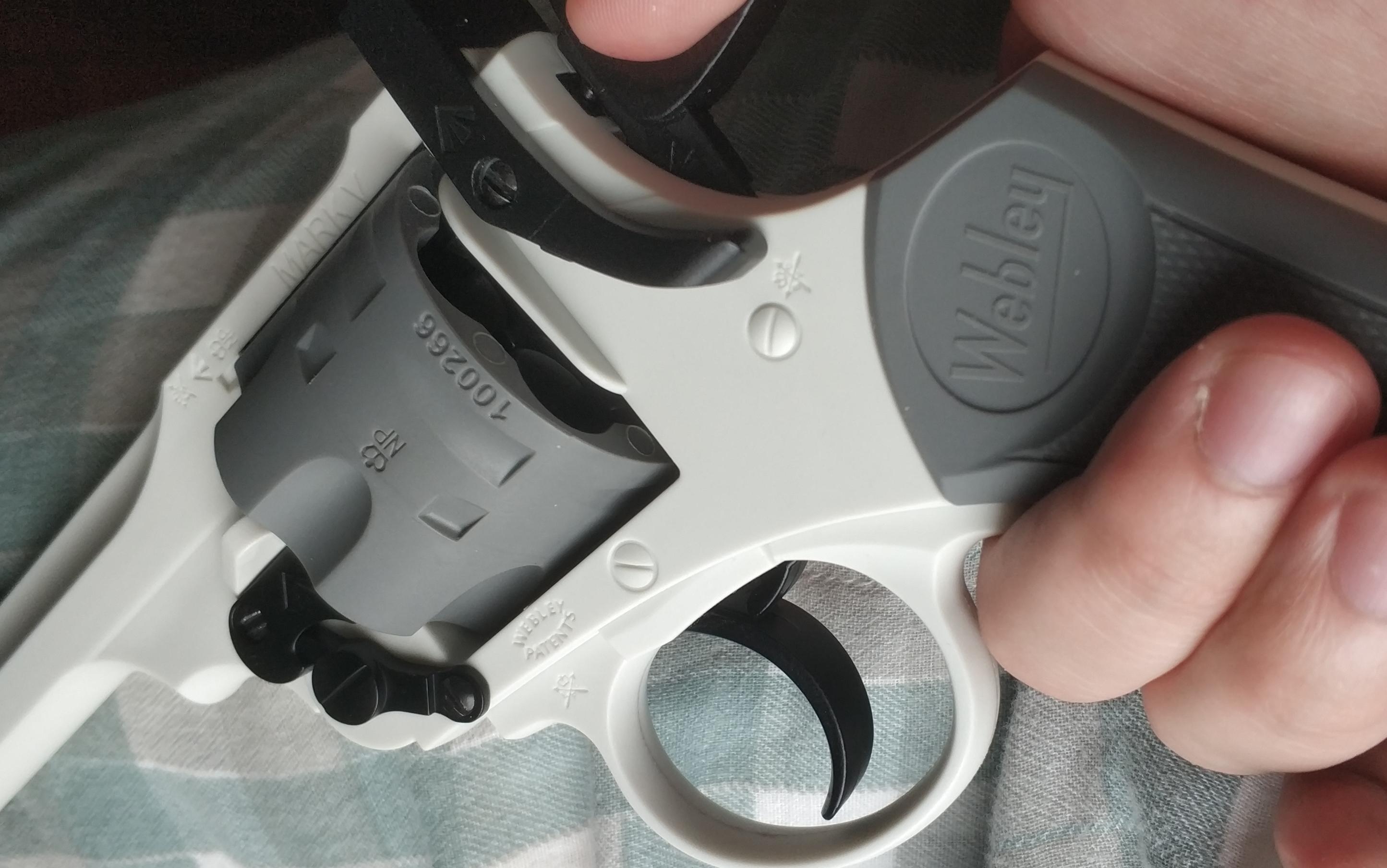 【美国传武】左轮呼啦圈(美式居合花式小练习)