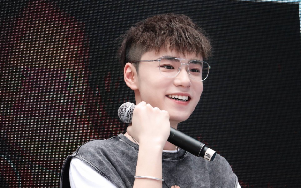 19续续点灯直播演唱《你就不要想起我》呜呜呜儿~吹爆续续的高音,好绝