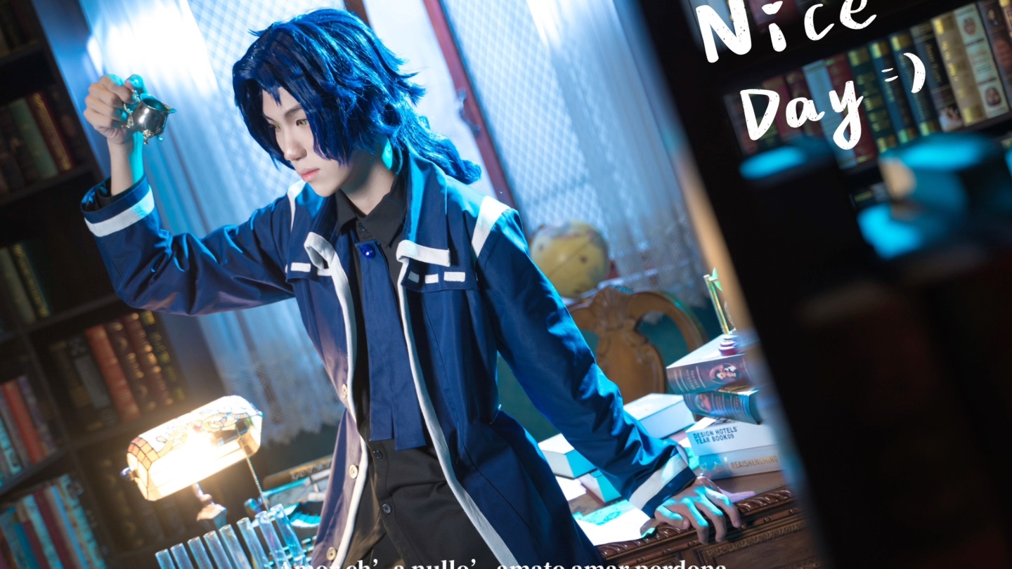 "人们便是如此沉醉于出卖自我"废墟图书馆—起司cos