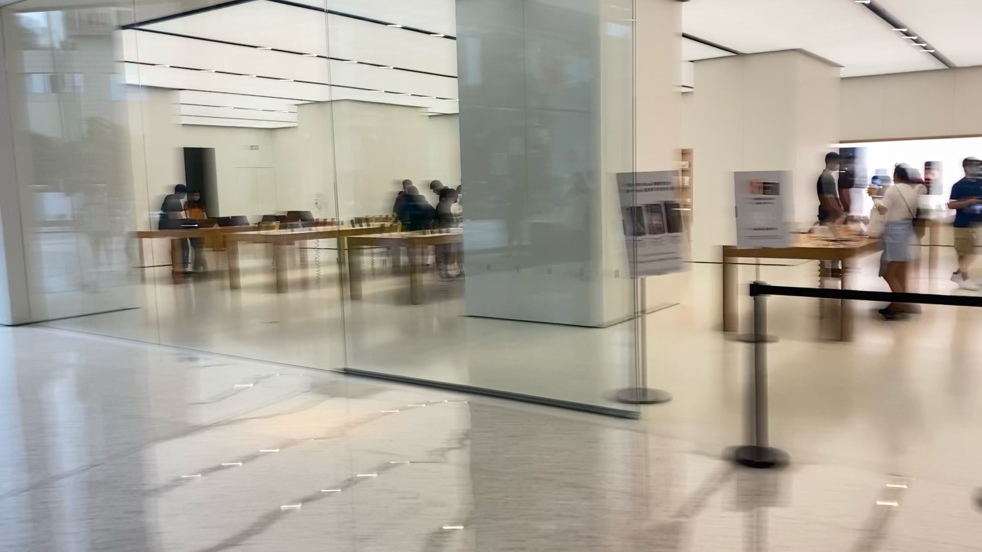 来到Apple Store(珠江新城)店,开心啊.哔哩哔哩bilibili