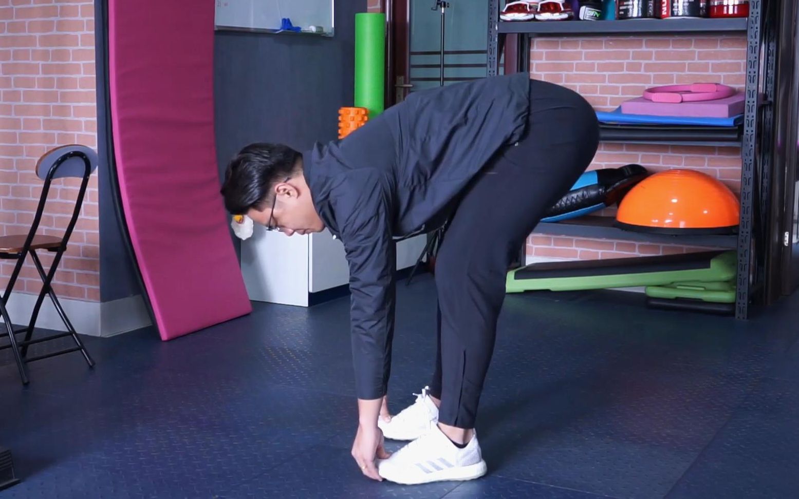 腘绳肌紧前屈下不去教你1组动作灵活双腿增强腘绳肌弹