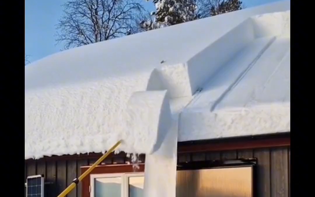 阳光房房顶下雪咋除雪图片