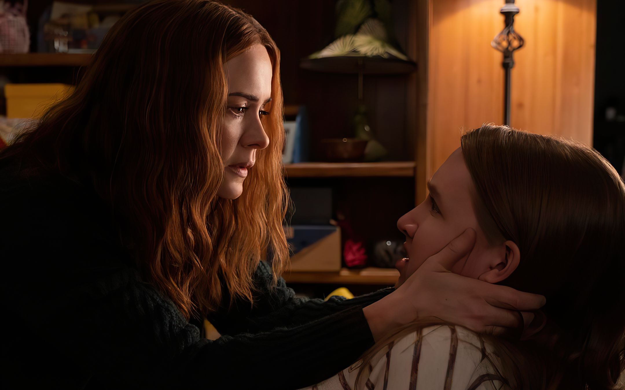 女儿被母亲下毒18年,另类的母爱真恐怖,惊悚复仇电影《逃跑》!