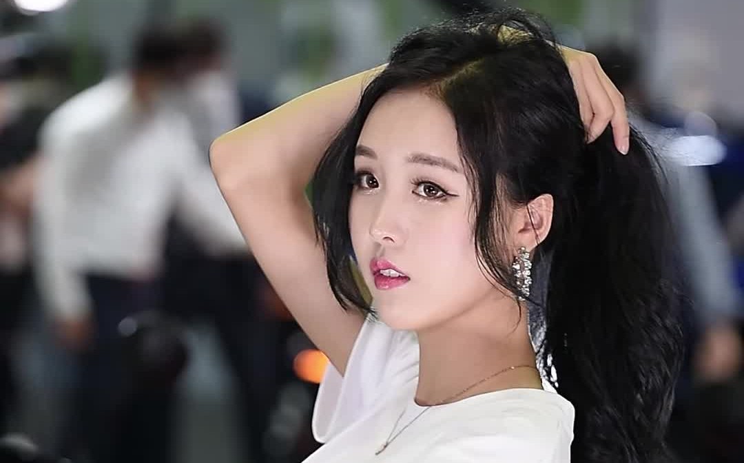 我已经爱上她,韩国赛车模特金佳恩kim gaon race queen超清饭拍