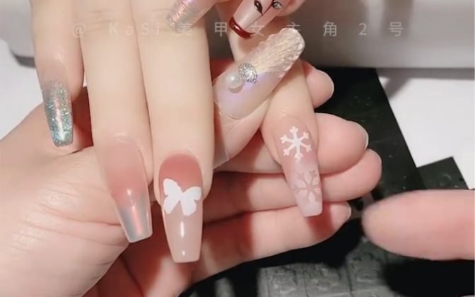 超简单又耐看显白雪花美甲